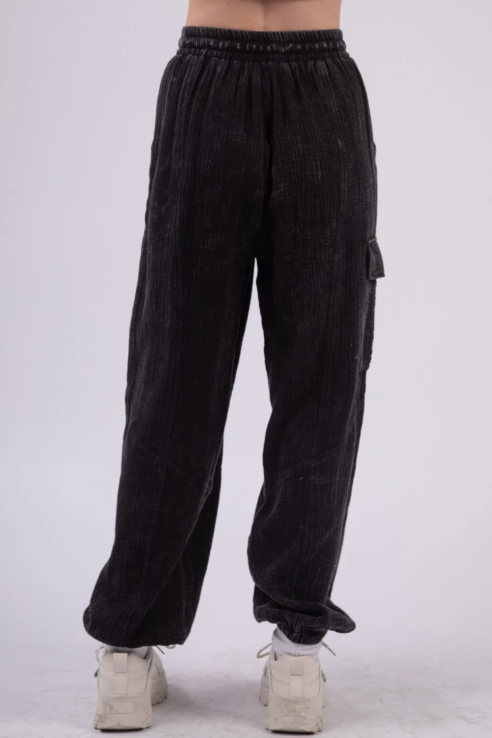 It’s a Breeze Washed Woven Crinkle Gauze Drawstring Cargo Pants in Black