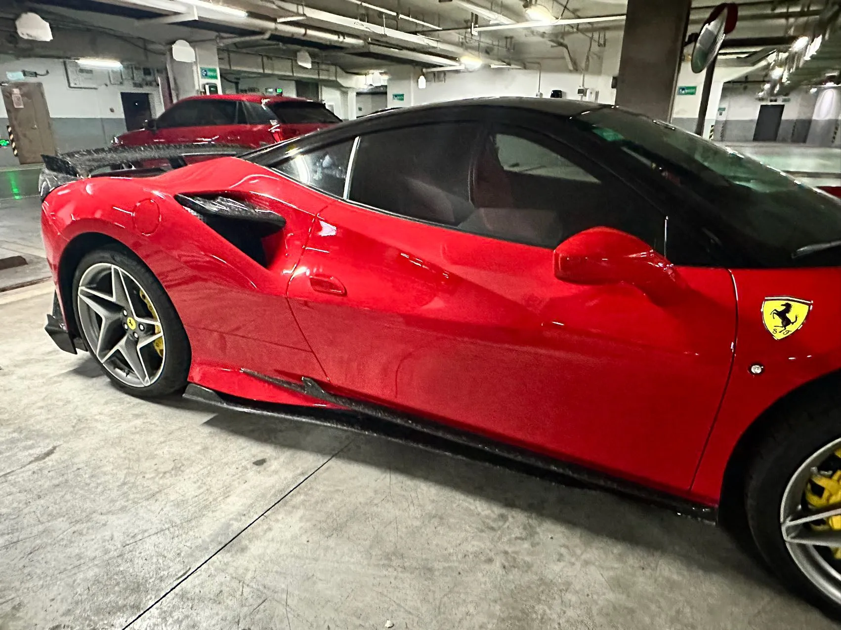 Ventus Veloce Side Skirts for Ferrari F8 Tributo Spider Carbon Fiber